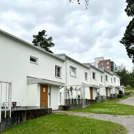 Rh 90 M2 And Free Parking Only 3 Min With A Car From The Airport Апартаменты