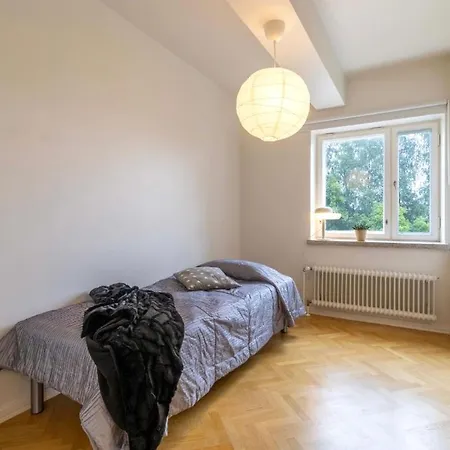 Rh 90 M2 And Free Parking Only 3 Min With A Car From The Airport Apartamento